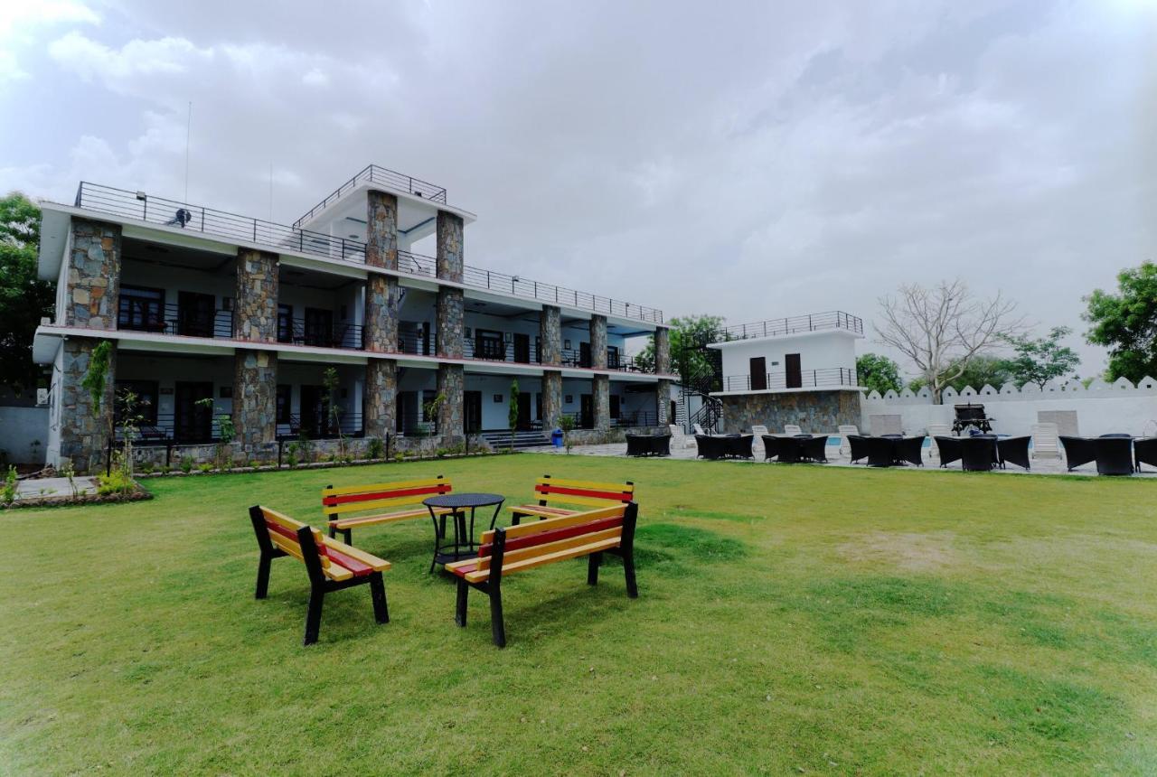 Keshav Resort Udaipur Exterior foto