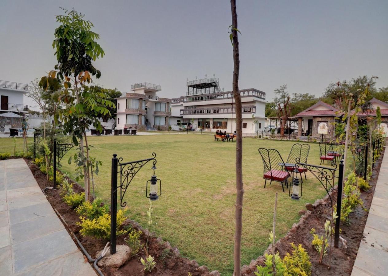 Keshav Resort Udaipur Exterior foto
